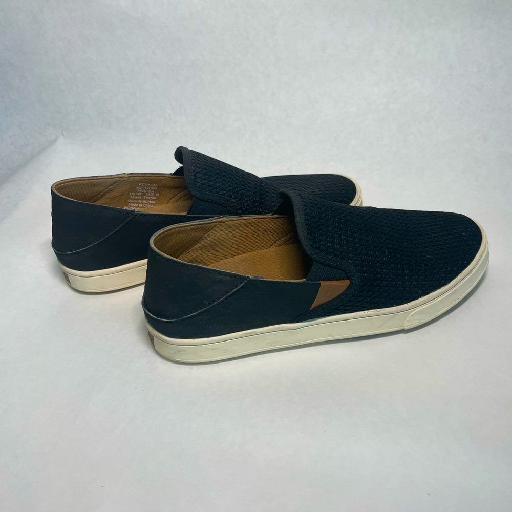 OluKai Pehuea Black Slip-on Size 8.